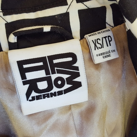 Bold plaid look trench coat - Picture 6 of 6